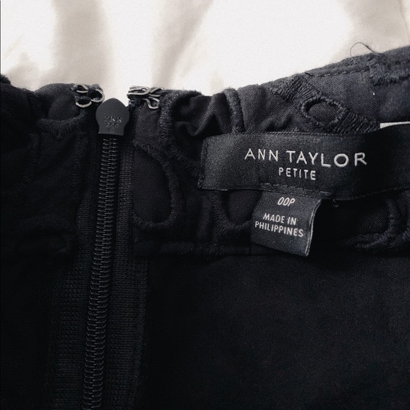 LOFT Petite Scallop Eyelet Full Skirt - Picture 5 of 6